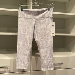 Alo Yoga Capris. Size S. NWT!